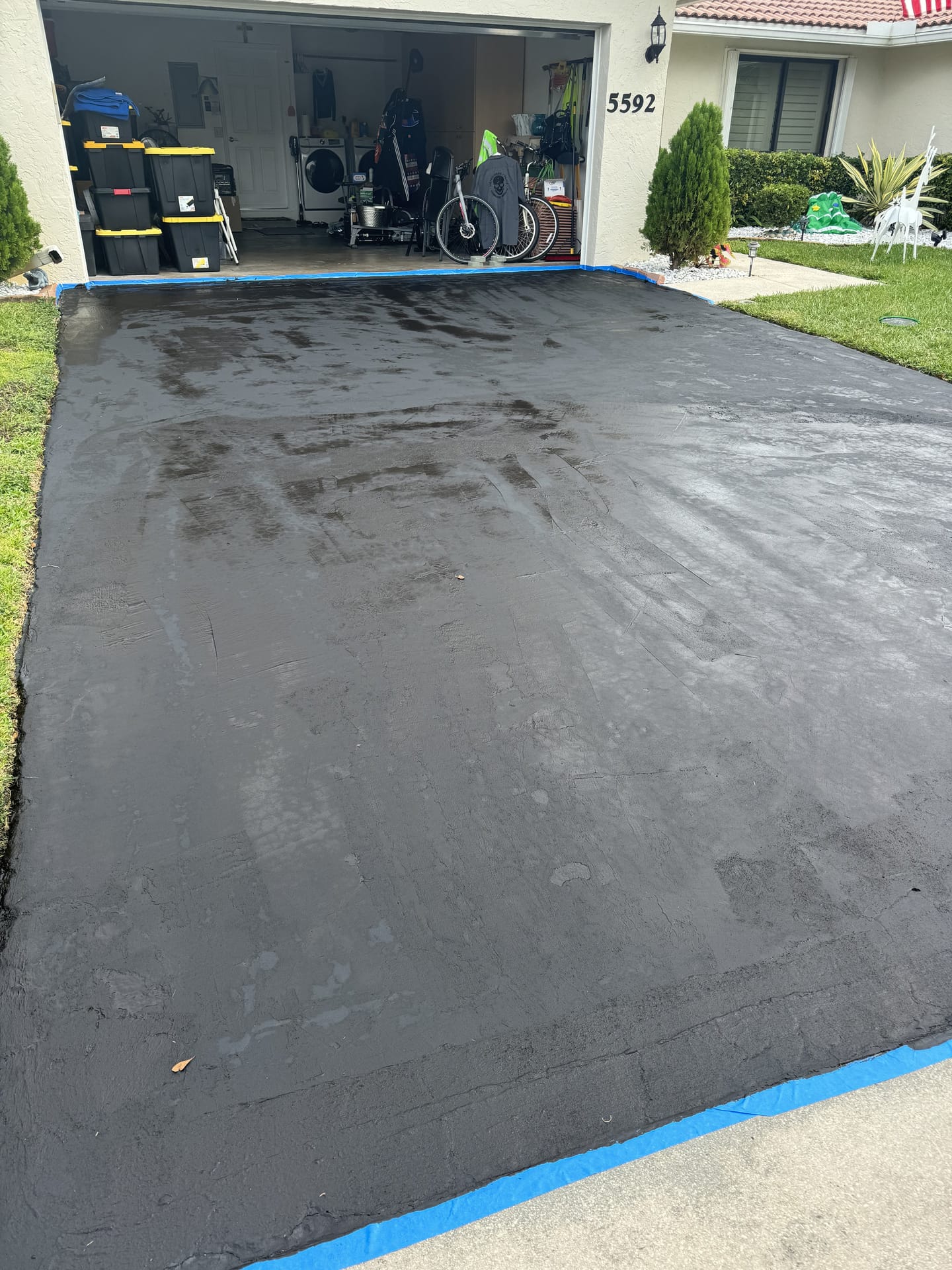 Driveway sealing with a fresh protective coat