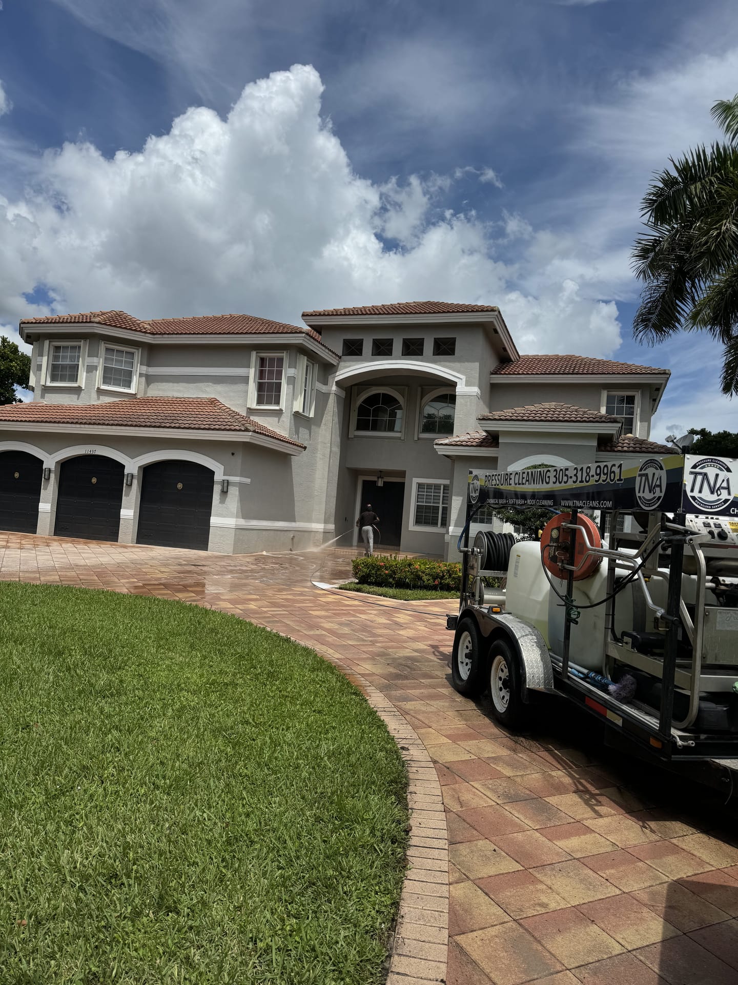 Large estate pressure cleaning with paver driveway restored